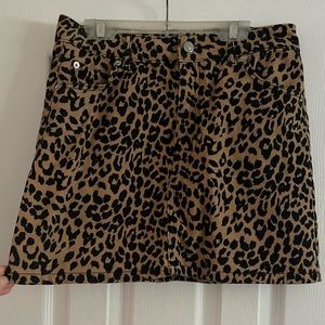 Size 6 Leopard Miniskirt!!